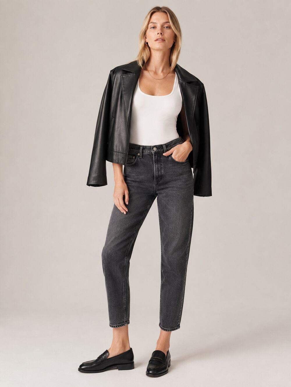 NWT Abercrombie The Mom High Rise Jeans Size 31 12R Black Straight Leg